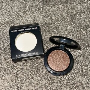Mac pressed pigment